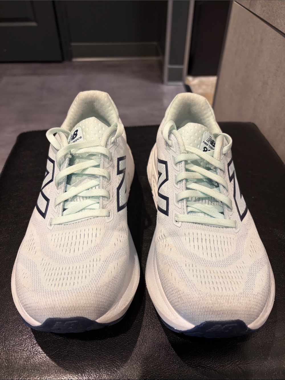 New Balance Women's Running Shoes 880 size 8 D (wide) in Mint - Picture 3 of 6